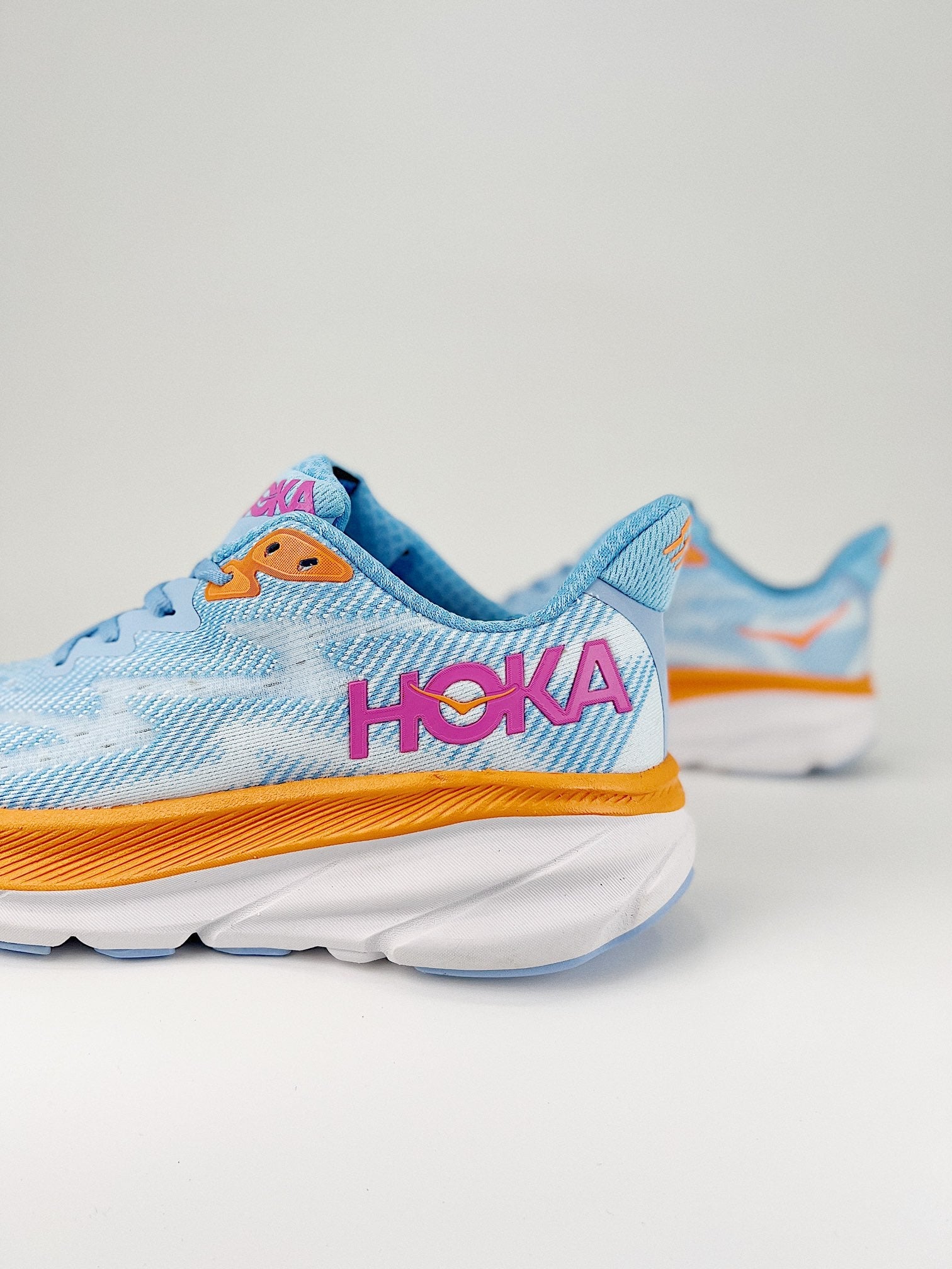 HOKA ONE ONE CLIFTON 9 TM