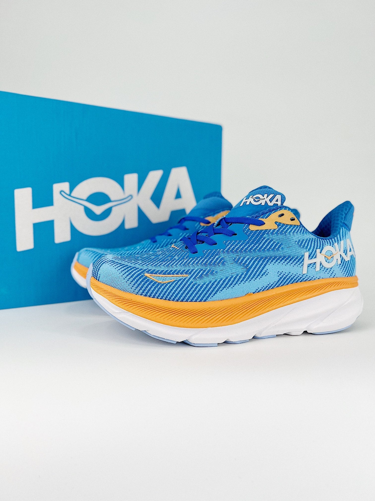 HOKA ONE ONE CLIFTON 9 TM