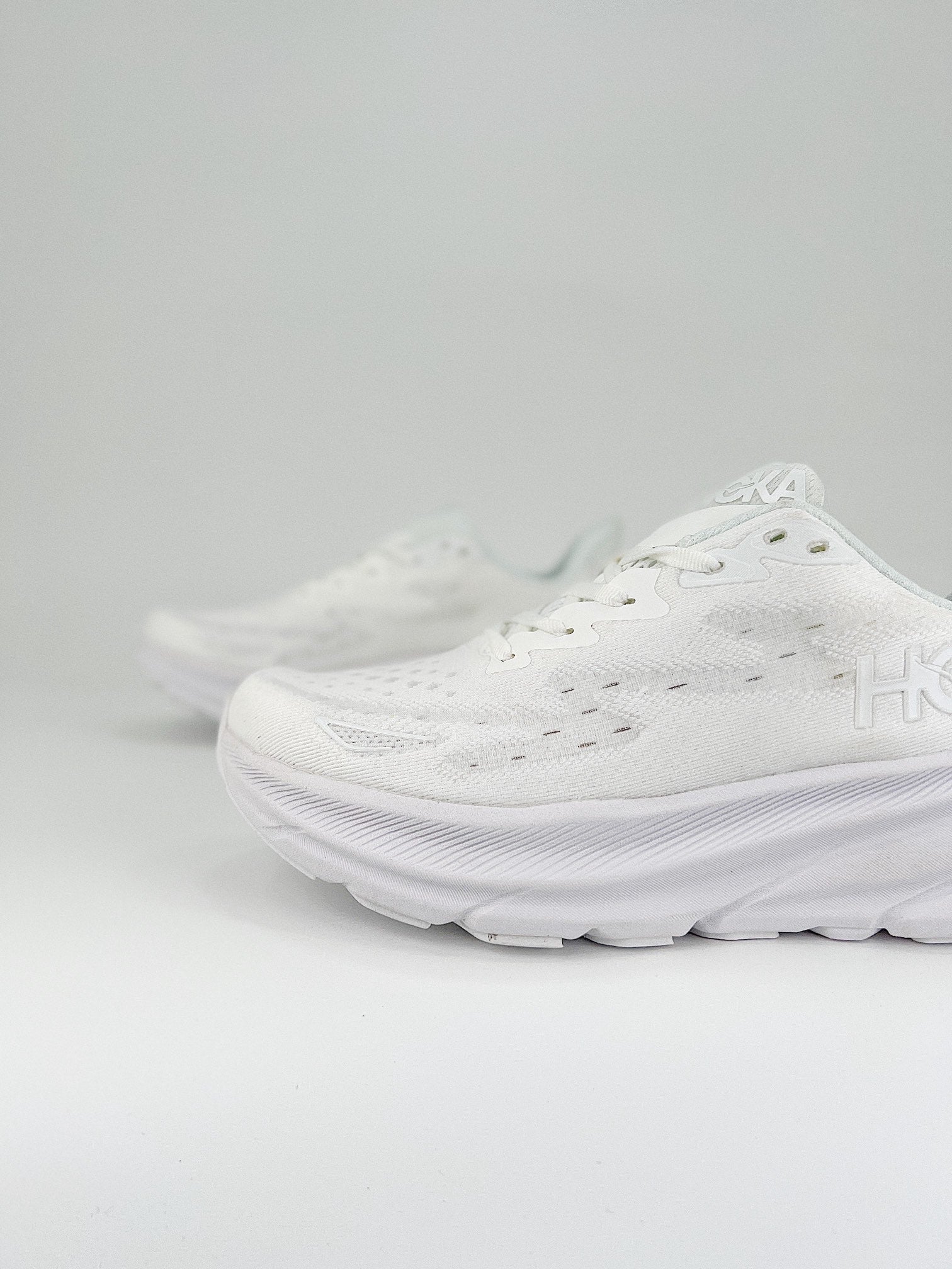 HOKA ONE ONE CLIFTON 9 TM