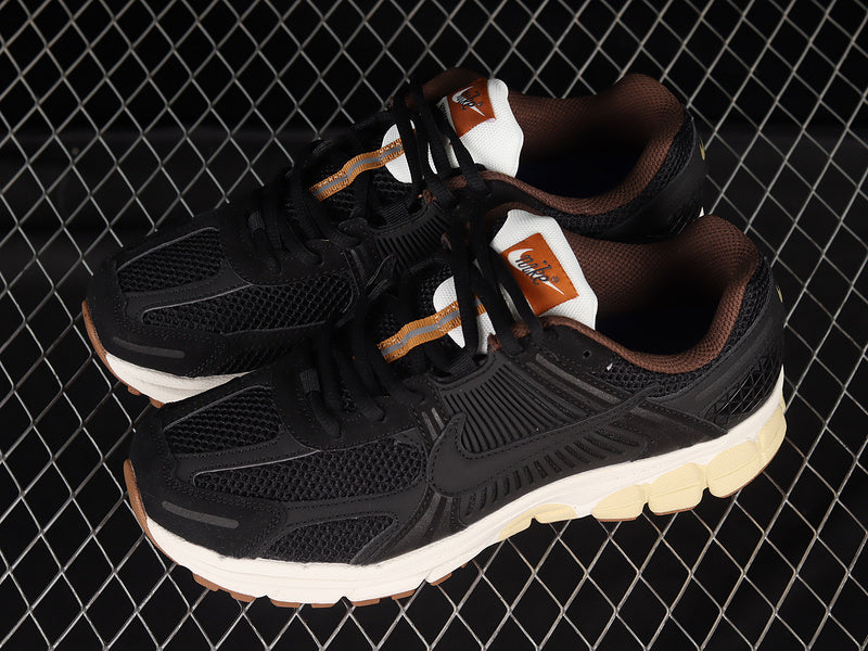 ZOOM VOMERO 5 BLACK SESEME/COCONUT MILK