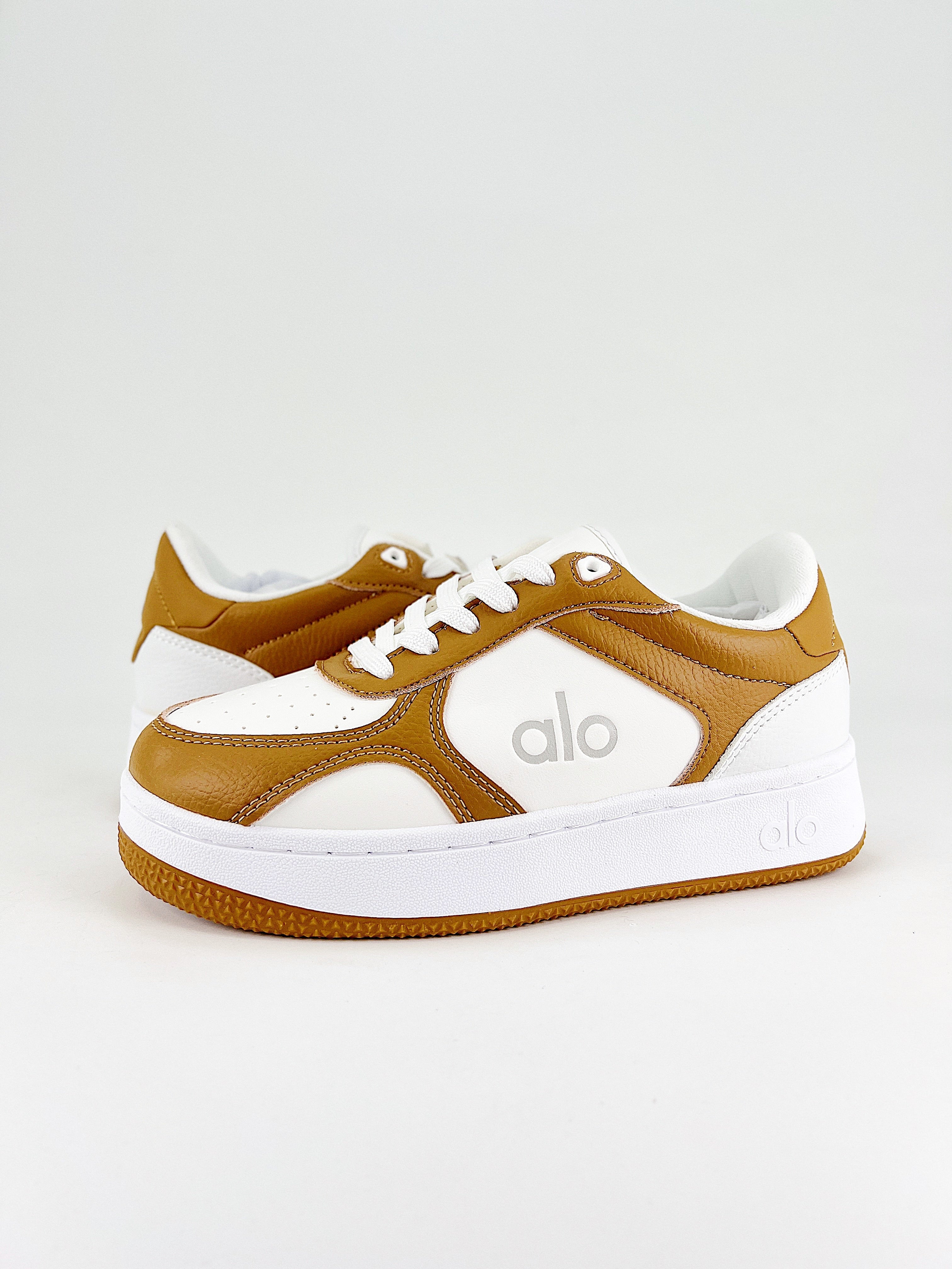alo yoga tm