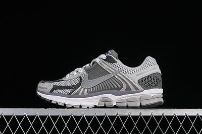ZOOM VOMERO 5 LIGHT IRON ORE/METALLIC SILVER/PHOTON DUST/FLAT PEWTER/SUMMIT WHITE