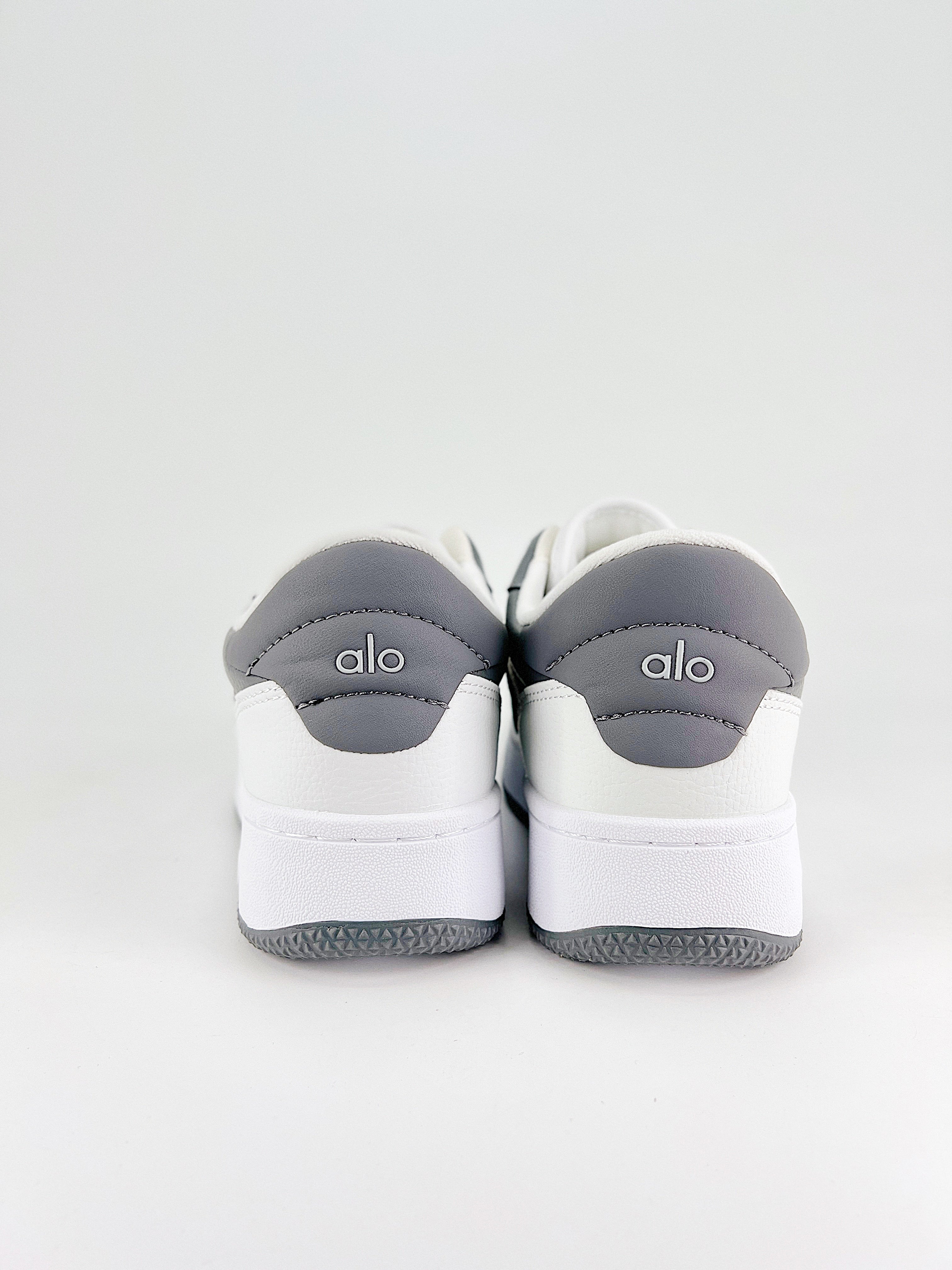 alo yoga tm