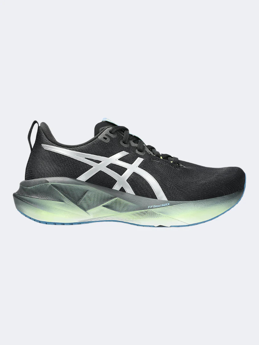 Asics novablast 5 (size 43) stock