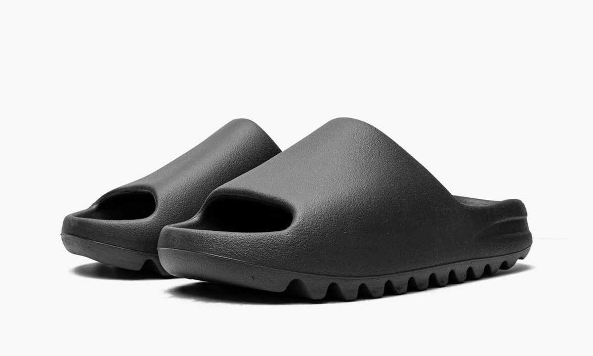 Adidas yeezy slide (size 42) stock