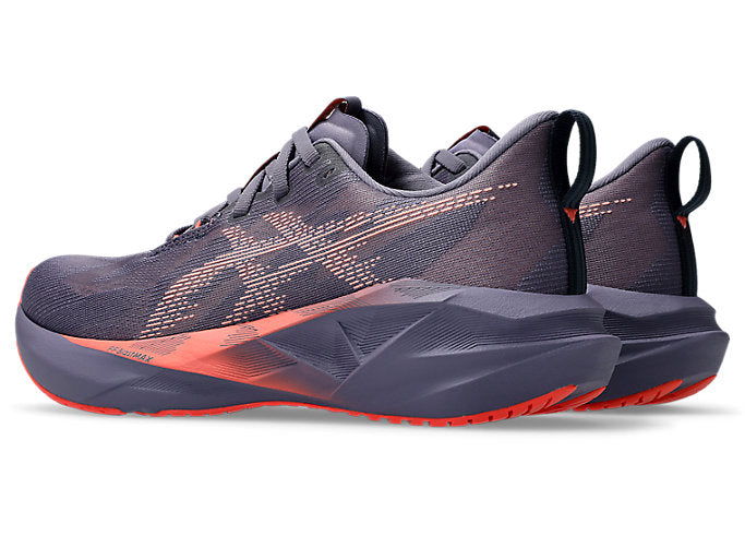 Asics novablast (size 42) stock