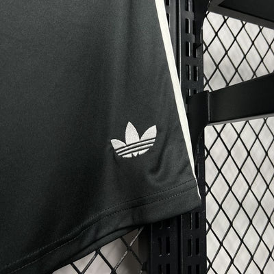 Manchester United third away shorts 2024/2025