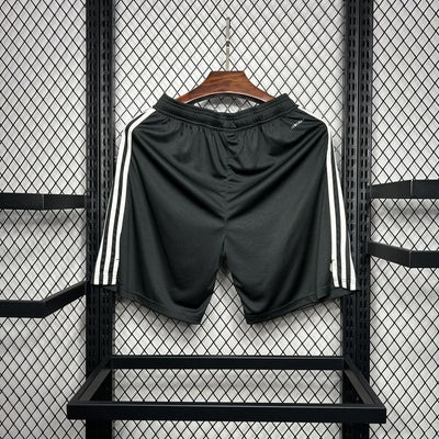 Manchester United third away shorts 2024/2025