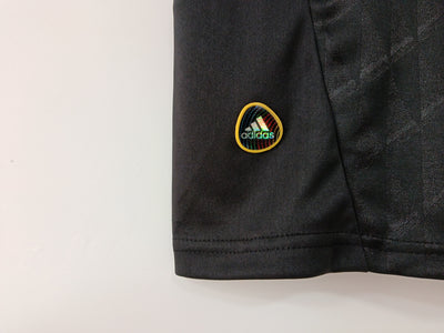 liverpool black retro away tm