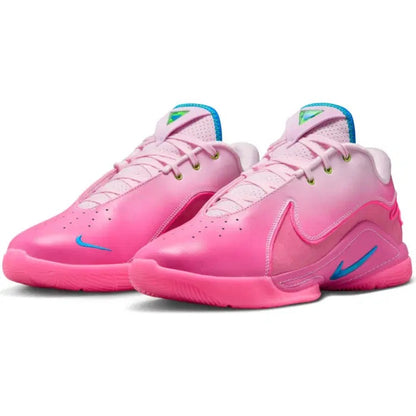 NIKE LeBron 22