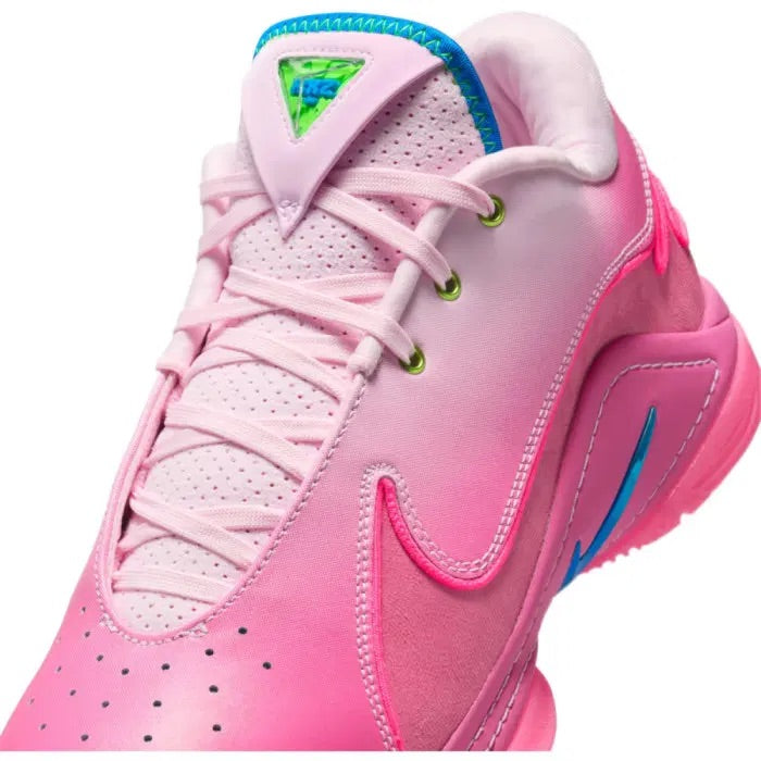 NIKE LeBron 22