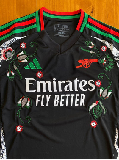 Floral embroidery on the arsenal