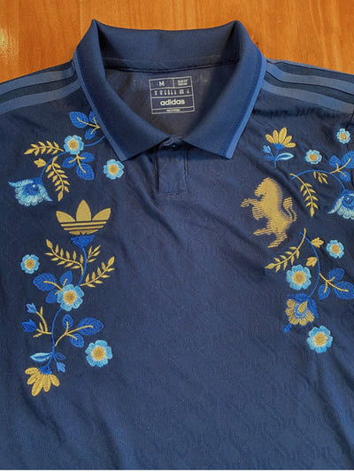 Floral embroidery on the juventus