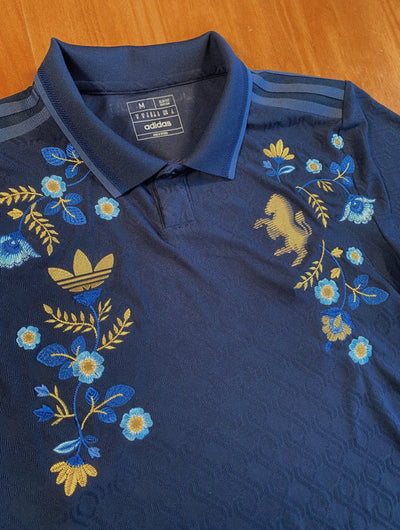 Floral embroidery on the juventus