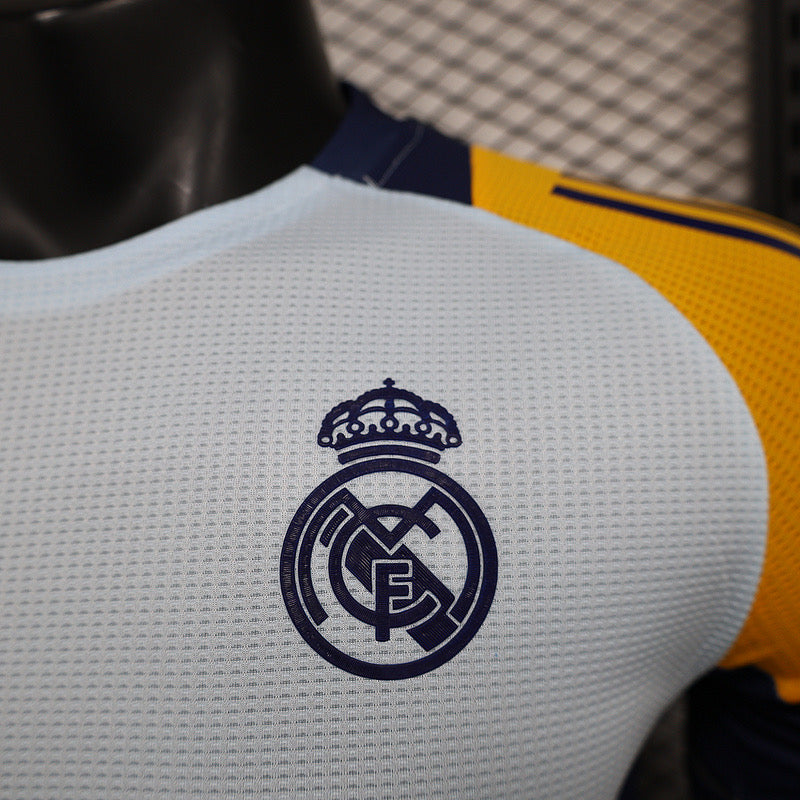 REAL MADRID PRE-MATCH PLAYER VERSION JERSEY 2024/2025 tm