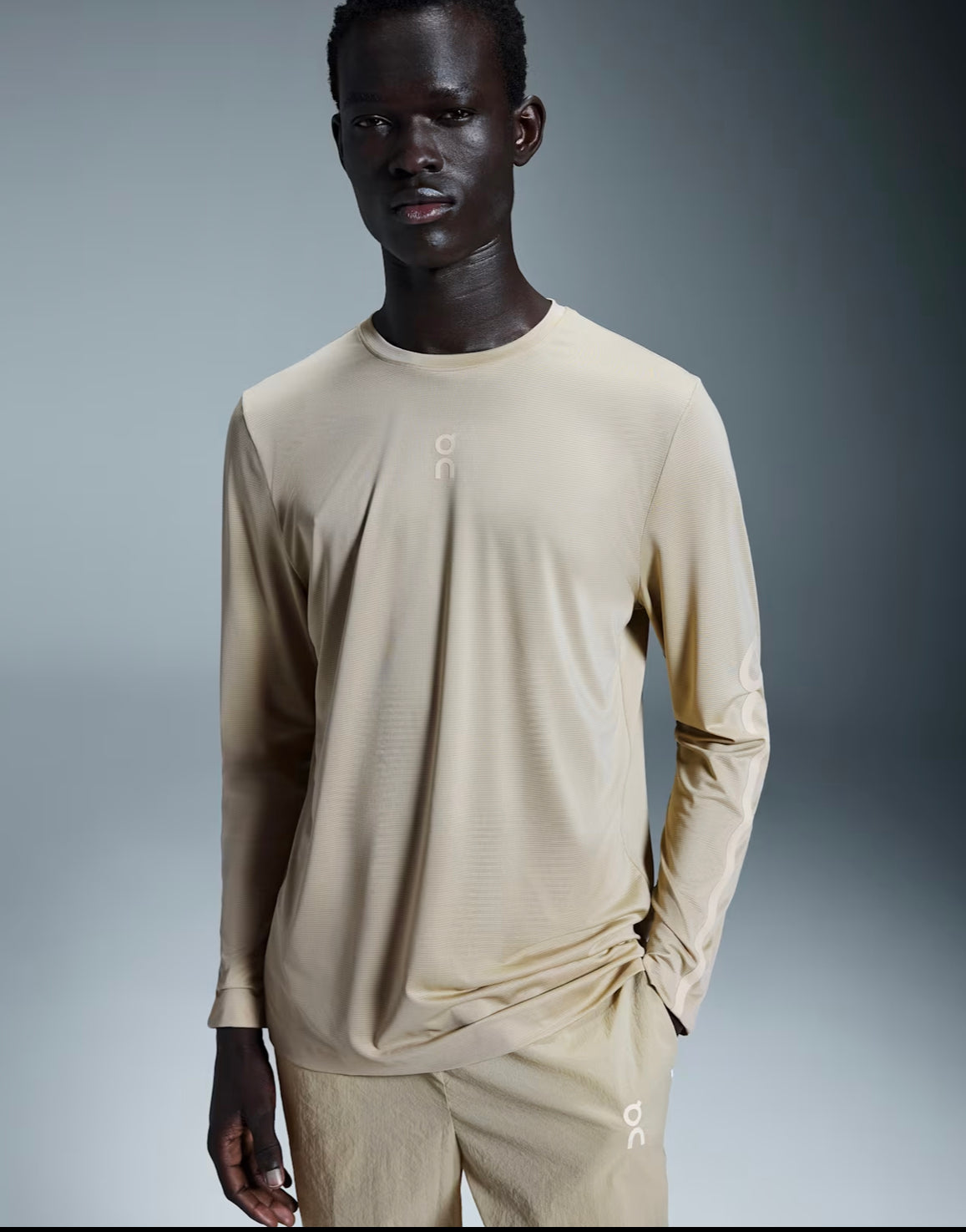 ON CLOUD Core Long-T Ikon sand