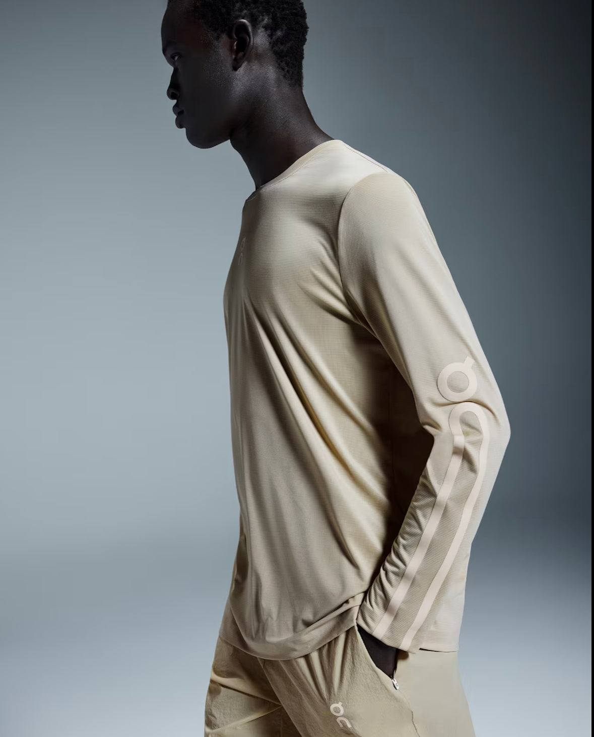 ON CLOUD Core Long-T Ikon sand