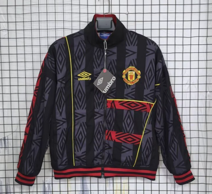 25-26 Manchester United black retro windbreaker