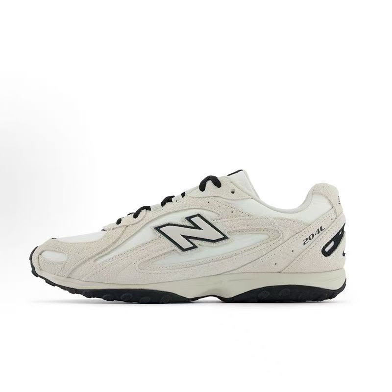 New Balance 740