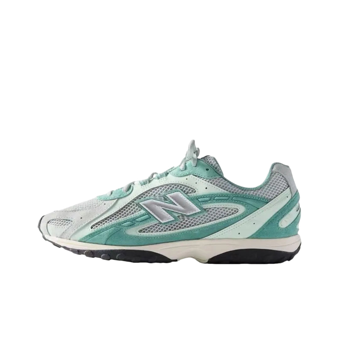 New Balance 740