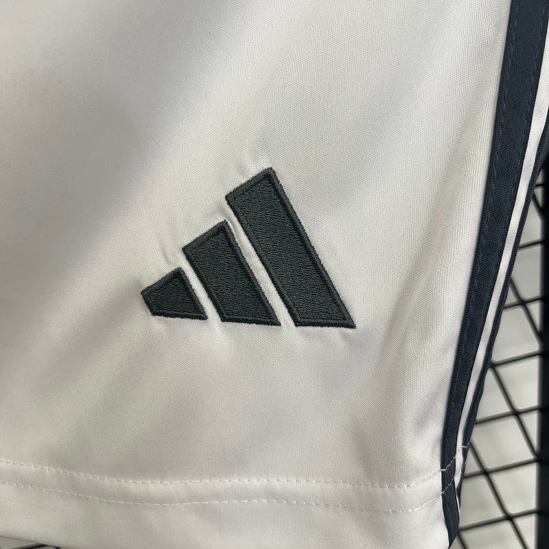 25-26 Bayern away shorts