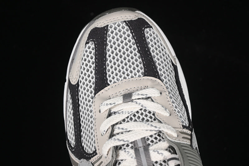 ZOOM VOMERO 5 SP LIGHT IRON ORE/METALLIC SILVER/PHOTON DUST/FLAT PEWTER/WHITE