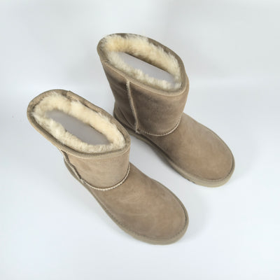 UGG