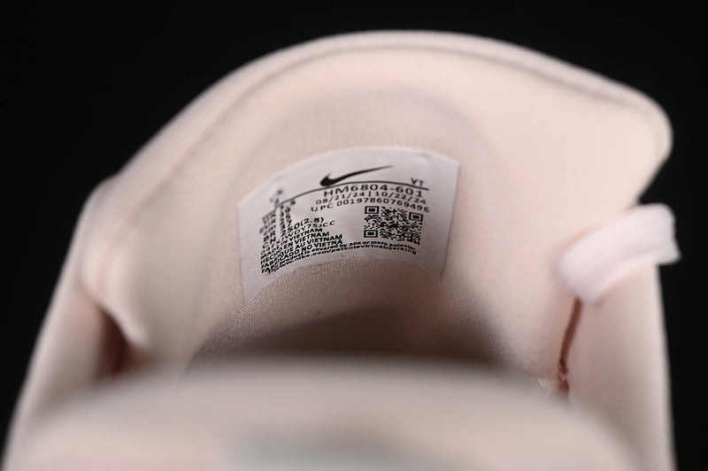AIR ZOOM VOMERO 18 BEIGE