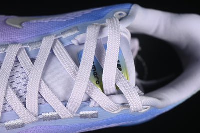 AIR ZOOM VOMERO 18