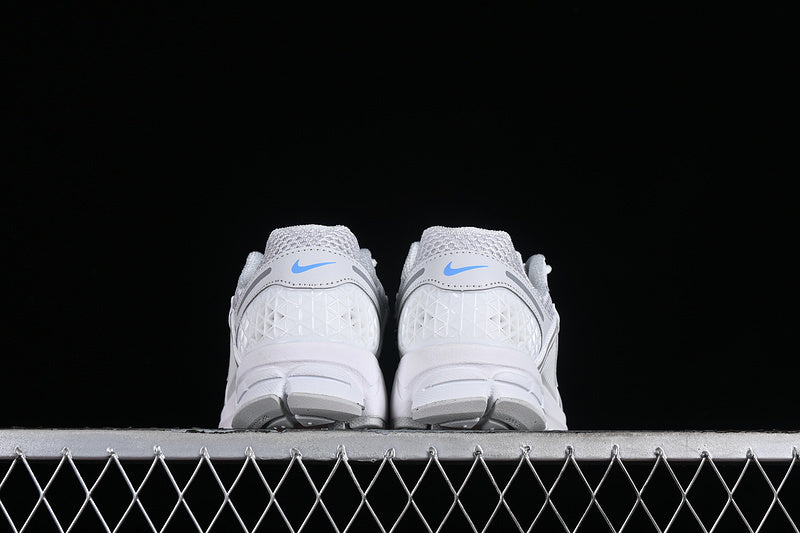 AIR ZOOM VOMERO 5 SUMMIT WHITE/UNIVERSITY BLUE/PHOTON DUST