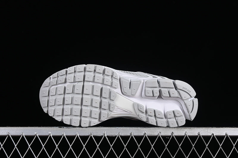 AIR ZOOM VOMERO 5 SUMMIT WHITE/UNIVERSITY BLUE/PHOTON DUST