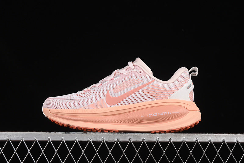 AIR ZOOM VOMERO 18 BEIGE