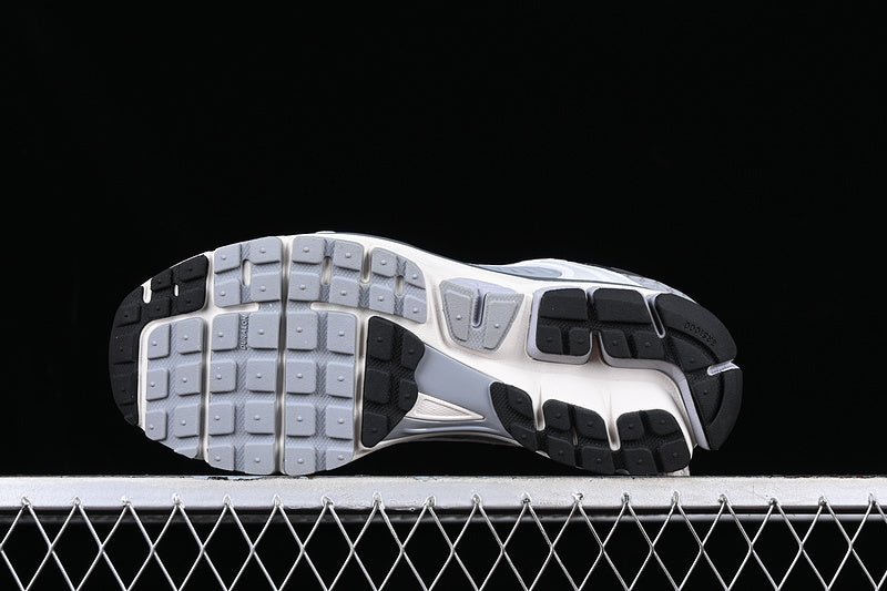 ZOOM VOMERO 5 SP WHITE/BLACK/GREY