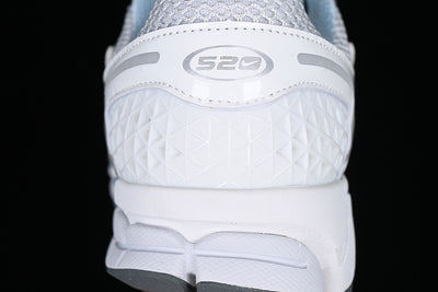 AIR ZOOM VOMERO 5 PHOTON DUST/SUMMIT WHITE/COOL GREY/METALLIC SILVER