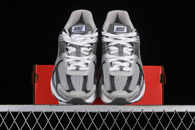 ZOOM VOMERO 5 LIGHT IRON ORE/METALLIC SILVER/PHOTON DUST/FLAT PEWTER/SUMMIT WHITE
