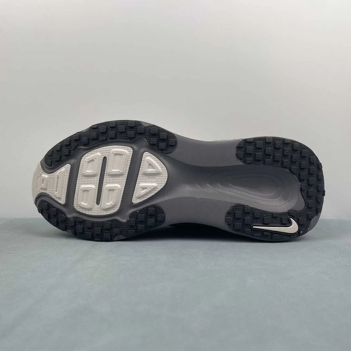 Nike Vomero Plus