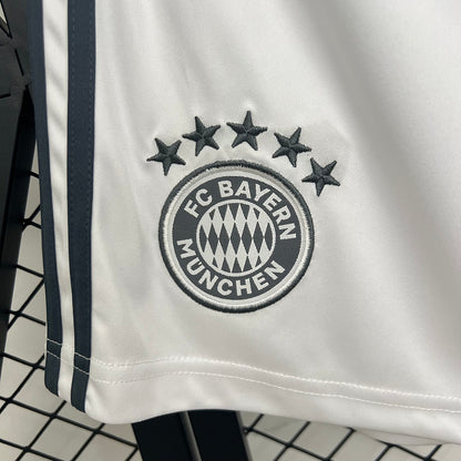 25-26 Bayern away shorts