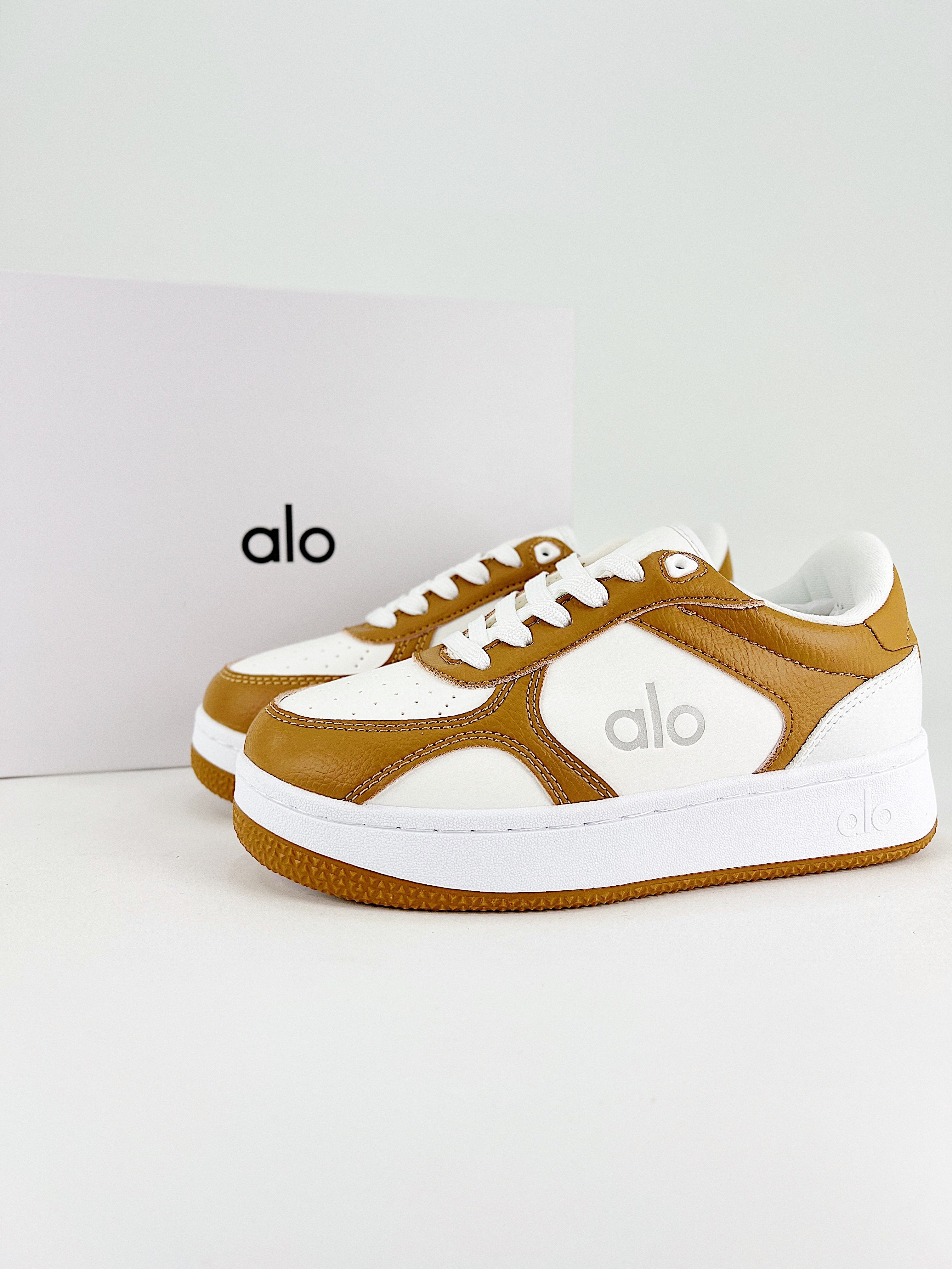 alo yoga tm