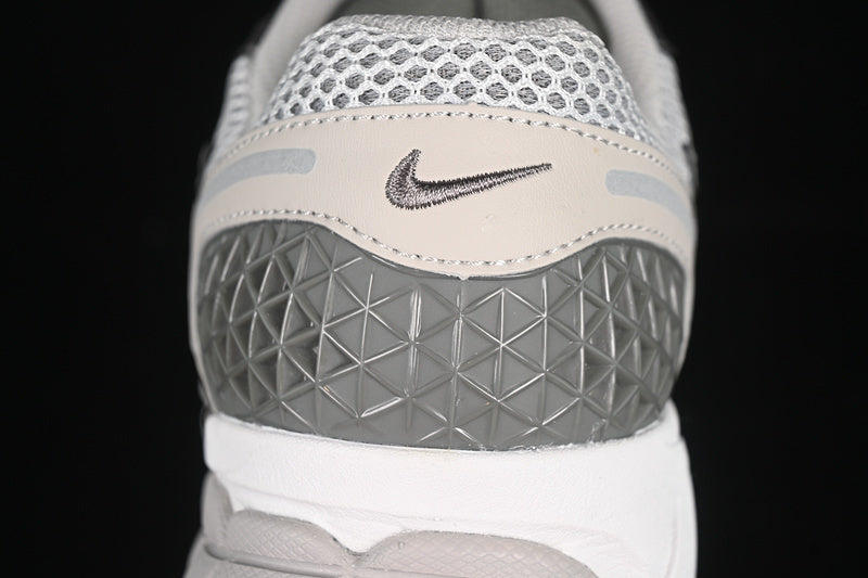 ZOOM VOMERO 5 SP LIGHT IRON ORE/METALLIC SILVER/PHOTON DUST/FLAT PEWTER/WHITE