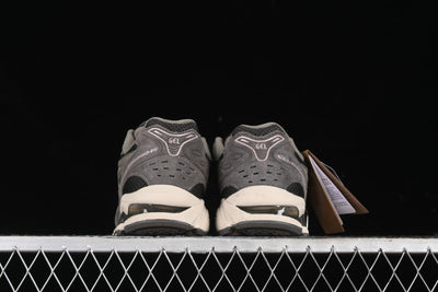 Asics Gel-Kayano 14