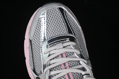 ZOOM VOMERO 5 METALLIC SILVER/PURE PLATINUM/PINK FOAM/PLATINUM TINT/BLACK