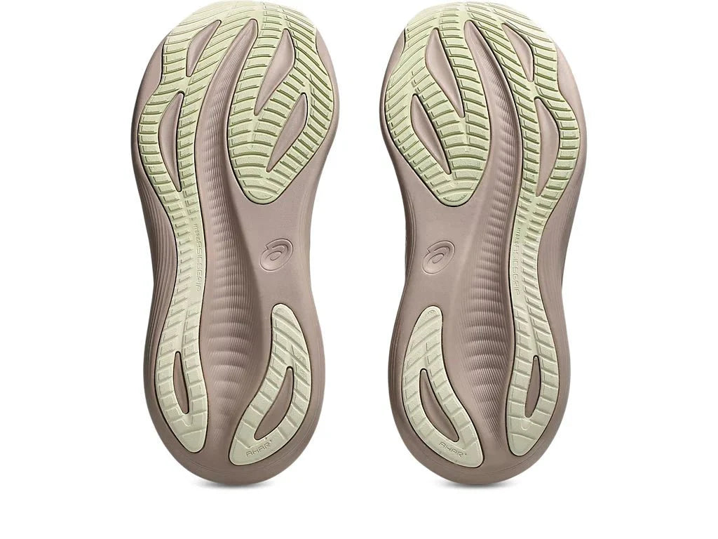 GEL - NIMBUS 27 - Royal Feet 2025