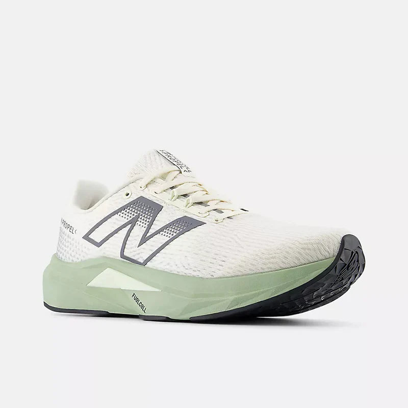 New balance FuelCell Propel v5