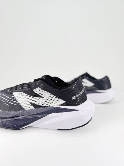 New Balance FuelCell SuperComp Pacer - Royal Feet 2025