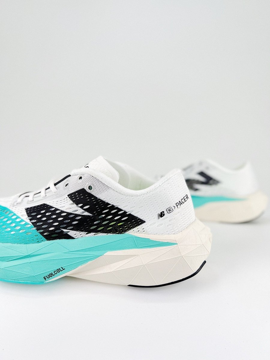 New Balance FuelCell SuperComp Pacer - Royal Feet 2025