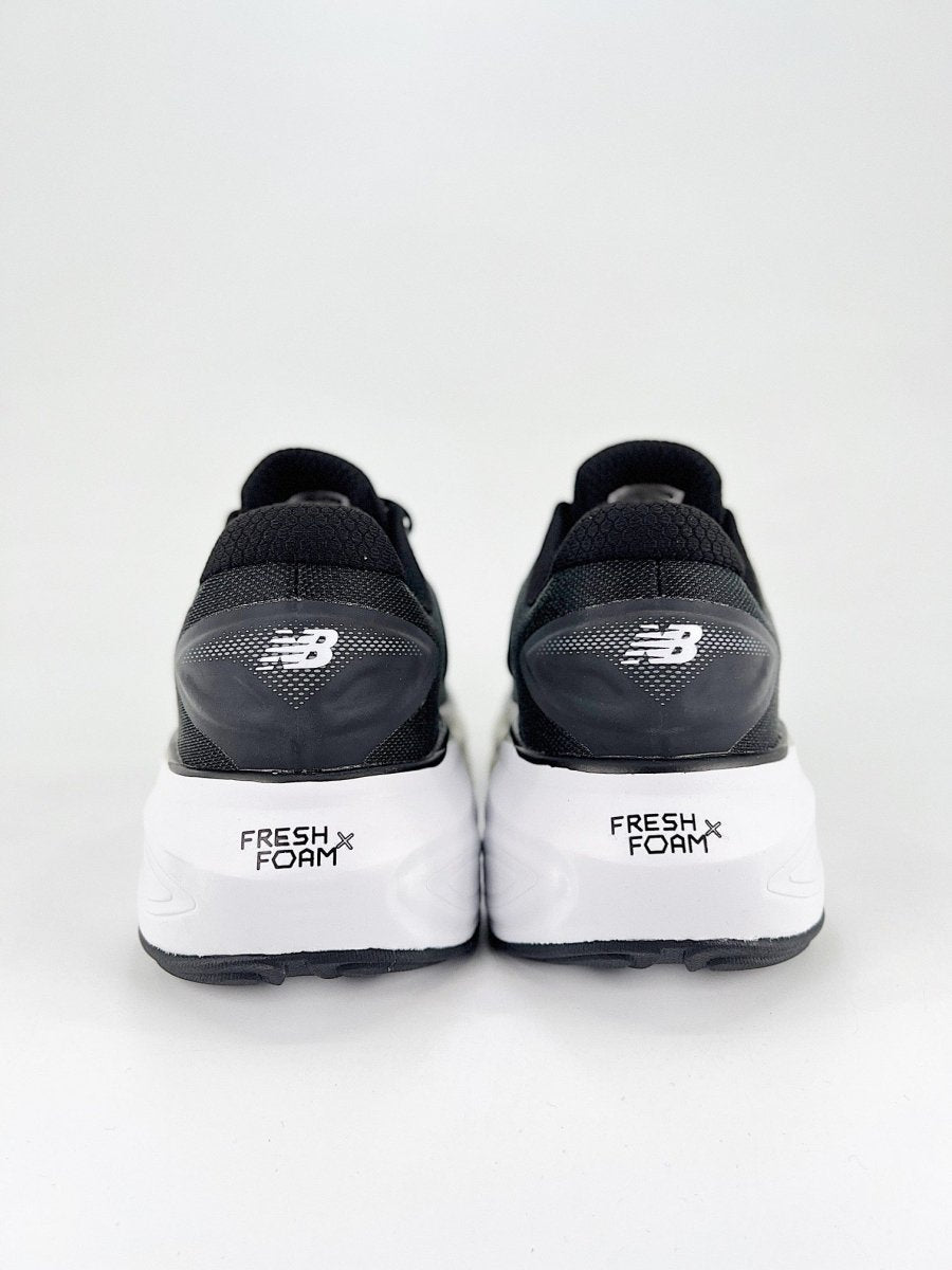 New Balance NB Fresh Foam X More v4 - Royal Feet 2025
