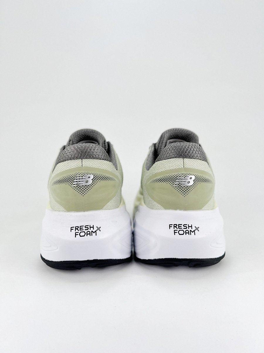 New Balance NB Fresh Foam X More v6 - Royal Feet 2025
