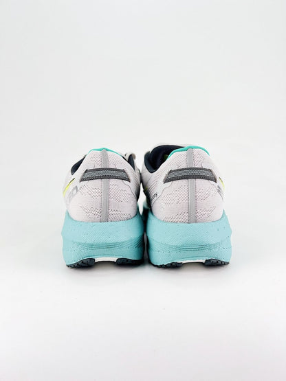 Saucony Triumph 20 - Royal Feet 2025