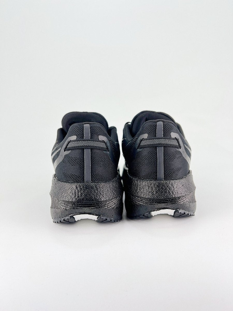 Saucony Triumph 20 - Royal Feet 2025