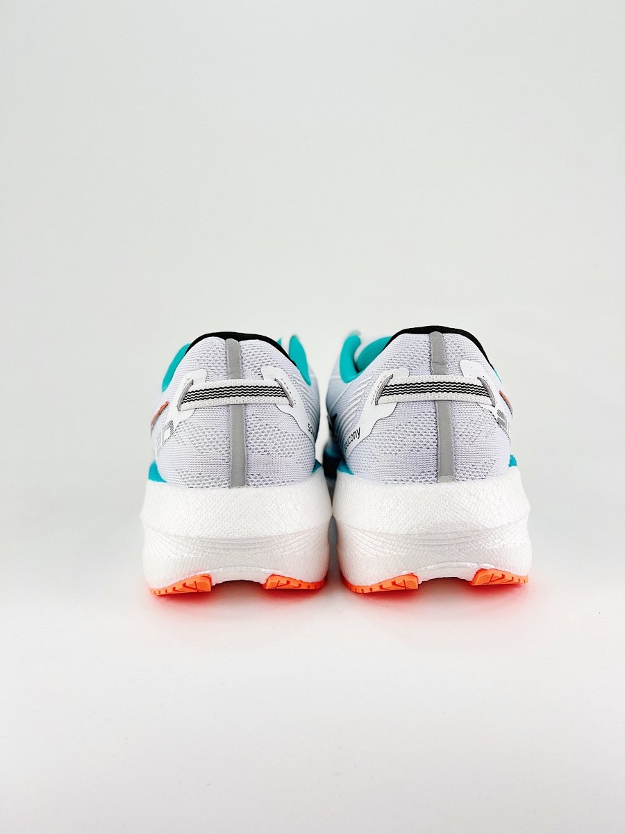 Saucony Triumph 20 - Royal Feet 2025